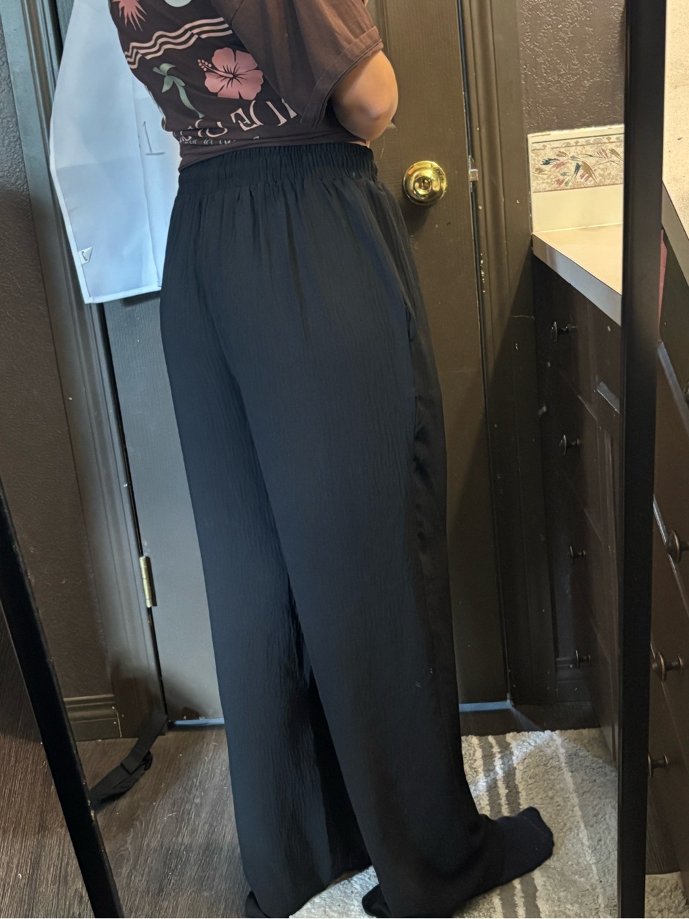 Mondetta Black Pants With Subtle Lines